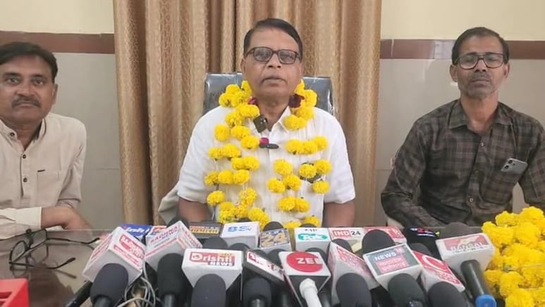 No confidence Motion: कुर्सी की सियासत जारी; विदिशा नपा में ‘बीमारी’ का बहाना, उपाध्यक्ष के हाथों में कमान No confidence Motion: कुर्सी की सियासत जारी; विदिशा नपा में ‘बीमारी’ का बहाना, उपाध्यक्ष के हाथों में कमान