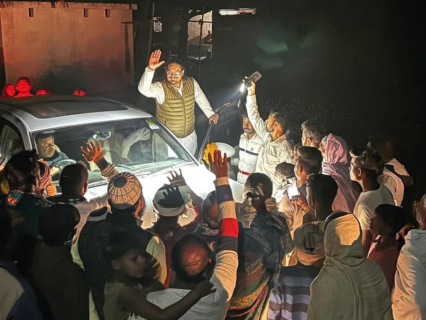 39 दिन बाद जेल से छूटा मुख्तार का बेटा उमर अंसारी, फर्जी दस्तावेज बनाने का है आरोप
