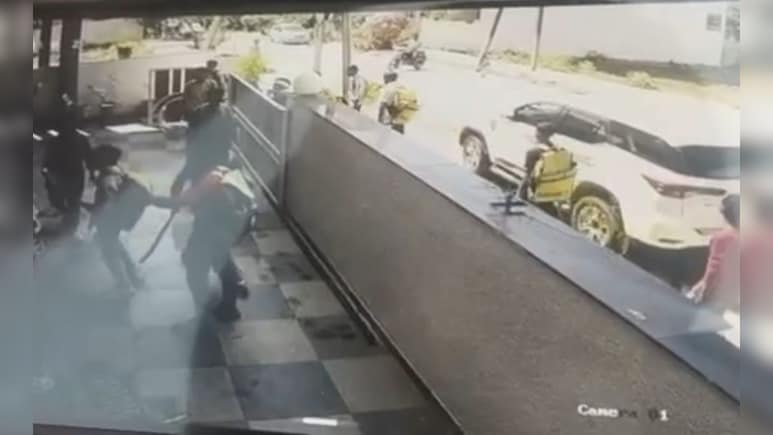 Blinkit Riders Allegedly Barge Into House In Bhopal, Misbehave With Woman