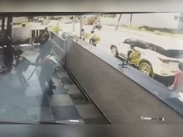 Blinkit Riders Allegedly Barge Into House In Bhopal, Misbehave With Woman Blinkit Riders Allegedly Barge Into House In Bhopal, Misbehave With Woman