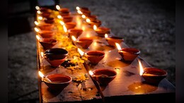 Diwali Kab Hai: दीपावली कब मनाएं-20 या 21 अक्टूबर? काशी के पंडितों ने दूर किया कन्&zwj;फ्यूजन