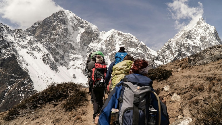 7 Climbers Killed As Avalanche Hits Base Camp Of Nepal's Yalung Ri Peak