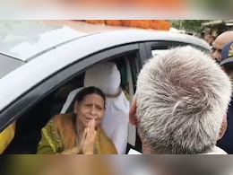 आप लोग राघोपुर को सौतेला बेटा मानते हैं... जब बुजुर्ग ने राबड़ी देवी की कार रोक कह दी ये बात, देखिए फिर क्या हुआ आप लोग राघोपुर को सौतेला बेटा मानते हैं... जब बुजुर्ग ने राबड़ी देवी की कार रोक कह दी ये बात, देखिए फिर क्या हुआ