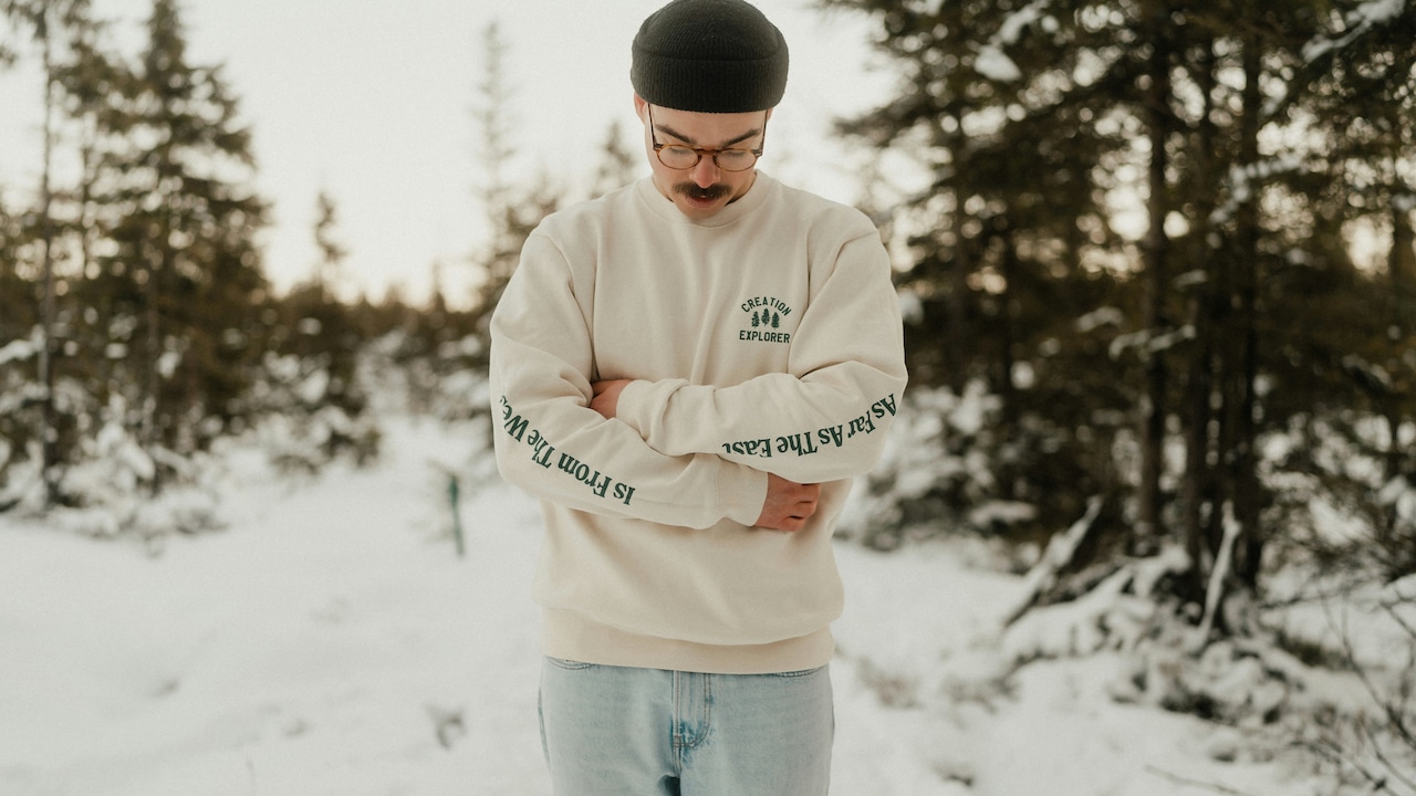 5 Reasons Front-Open Sweatshirts Are The Best Outfit For Changing Weather
