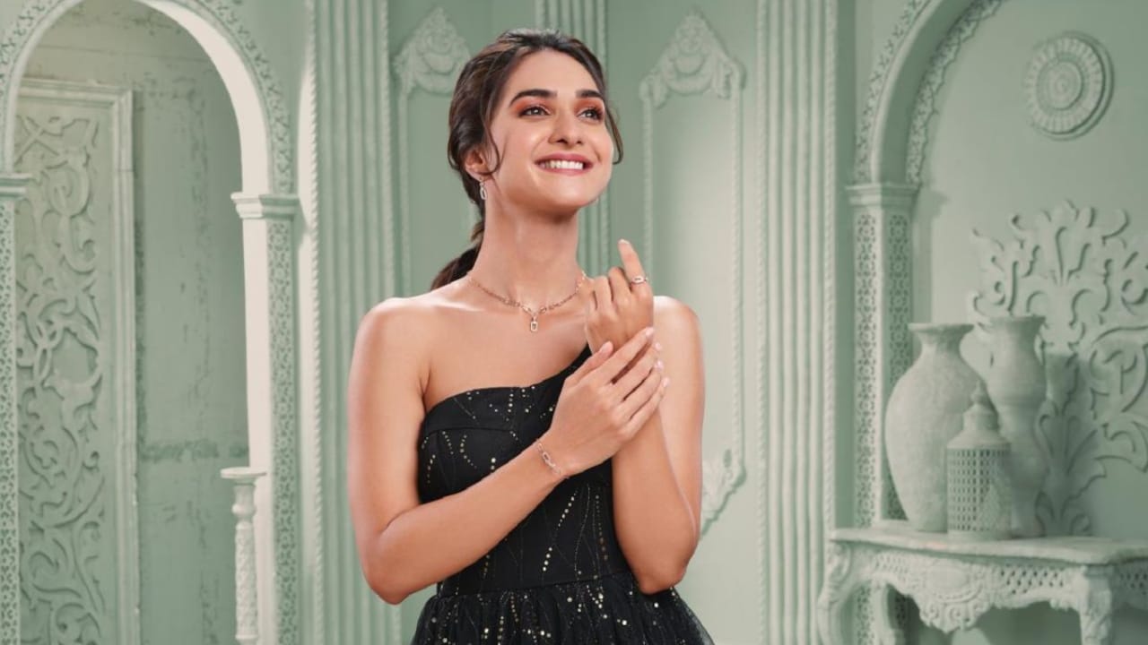 Petite mangalsutras combine meaningful tradition with light modern design.