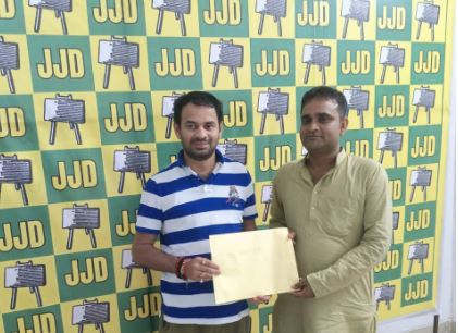 तेजस्वी के खिलाफ राघोपुर से तेज प्रताप ने उतारा उम्मीदवार, जानिए कौन हैं प्रेम कुमार यादव