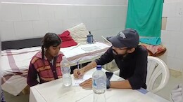 Chhindwara News: बच्चों को खिलाया बदबू वाला मिड-डे मील, कढ़ी चावल खाकर अस्पताल में भर्ती हुए 15 बच्चे