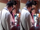 खुद को अफसर बताने वाली महिला ने ट्रेन में काटा बवाल, TTE को धमकाते हुए बोलीं- एक कॉल करूंगी तो सबका... खुद को अफसर बताने वाली महिला ने ट्रेन में काटा बवाल, TTE को धमकाते हुए बोलीं- एक कॉल करूंगी तो सबका...