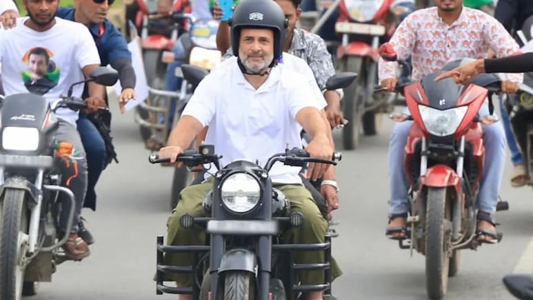 'रउरा सबके छठ के बधाई...' राहुल गांधी का भोजपुरी अंदाज़, कहीं पर निगाहें, कहीं पर निशाना 'रउरा सबके छठ के बधाई...' राहुल गांधी का भोजपुरी अंदाज़, कहीं पर निगाहें, कहीं पर निशाना