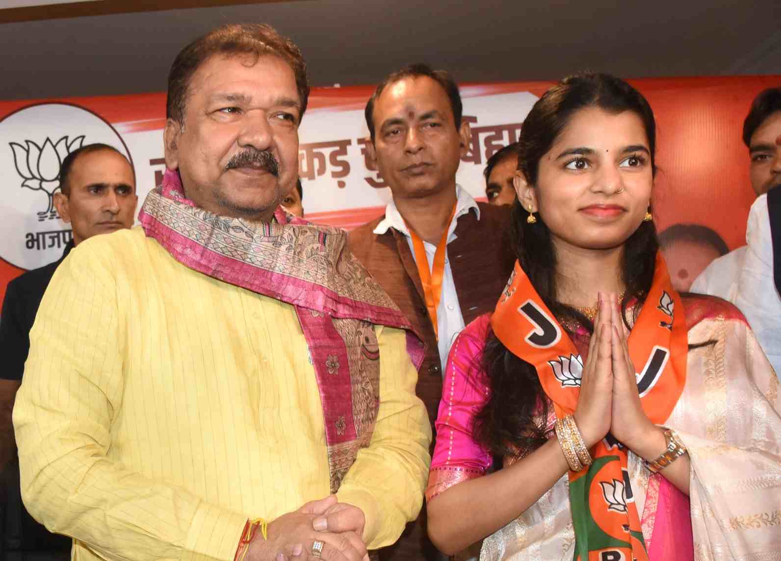 Bihar Election 2025 News Live : फुल स्पीड में BJP का 'मिशन बिहार', 71 की लिस्ट के बाद अब मैथिली ने भी थामा कमल