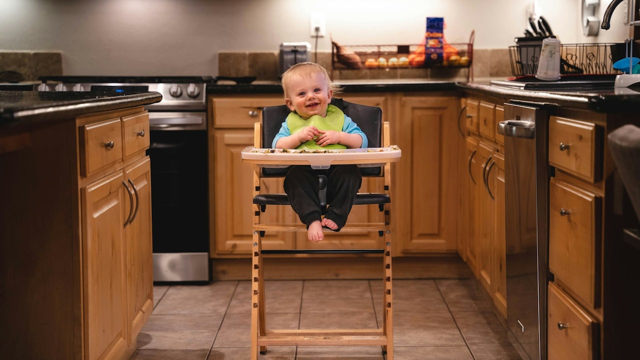 Chairs with a comfortable cushioning are ideal options