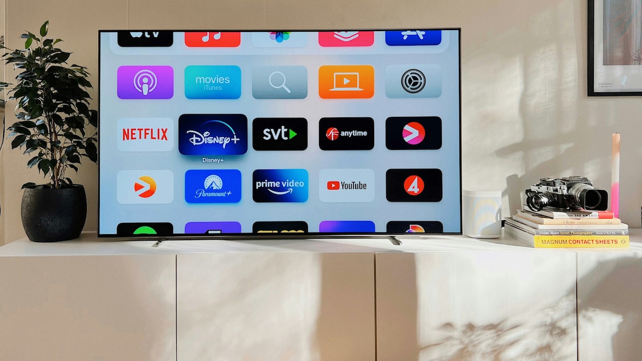 Ensure that the smart TV comes with the latest features