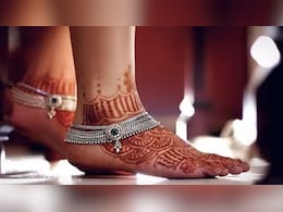 चांदी की पायल से कालापन कैसे दूर करें? Karwa Chauth से पहले इस घरेलू नुस्खे से चमका लें Silver Jewellery चांदी की पायल से कालापन कैसे दूर करें? Karwa Chauth से पहले इस घरेलू नुस्खे से चमका लें Silver Jewellery