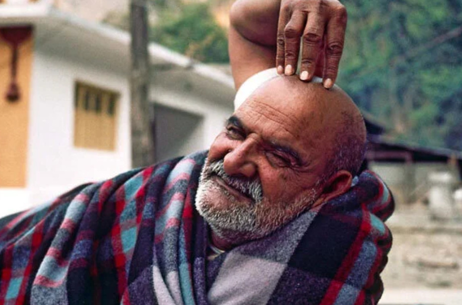 How Neem Karoli Baba Got His Name From A Miraculous Train Incident
