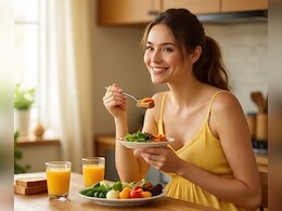 माइंडफुल ईटिंग: शरीर को पोषण पहुंचाने के लिए कैसे खाना चाहिए खाना? जानें क्या कहता है आयुर्वेद माइंडफुल ईटिंग: शरीर को पोषण पहुंचाने के लिए कैसे खाना चाहिए खाना? जानें क्या कहता है आयुर्वेद