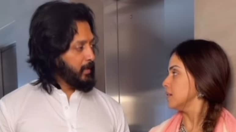 रितेश देशमुख और जेनेलिया में लड़ाई का वीडियो वायरल, आप भी कहेंगे बड़े लोग भी टमाटर को लेकर झगड़ते हैं रितेश देशमुख और जेनेलिया में लड़ाई का वीडियो वायरल, आप भी कहेंगे बड़े लोग भी टमाटर को लेकर झगड़ते हैं