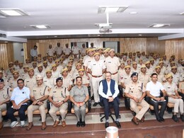 राजस्थान में नशा के कारोबार पर कसेगी नकेल, तैयार हुआ पहला एंटी नारकोटिक्स टास्क फोर्स... 80 जवानों का पहला बैच राजस्थान में नशा के कारोबार पर कसेगी नकेल, तैयार हुआ पहला एंटी नारकोटिक्स टास्क फोर्स... 80 जवानों का पहला बैच