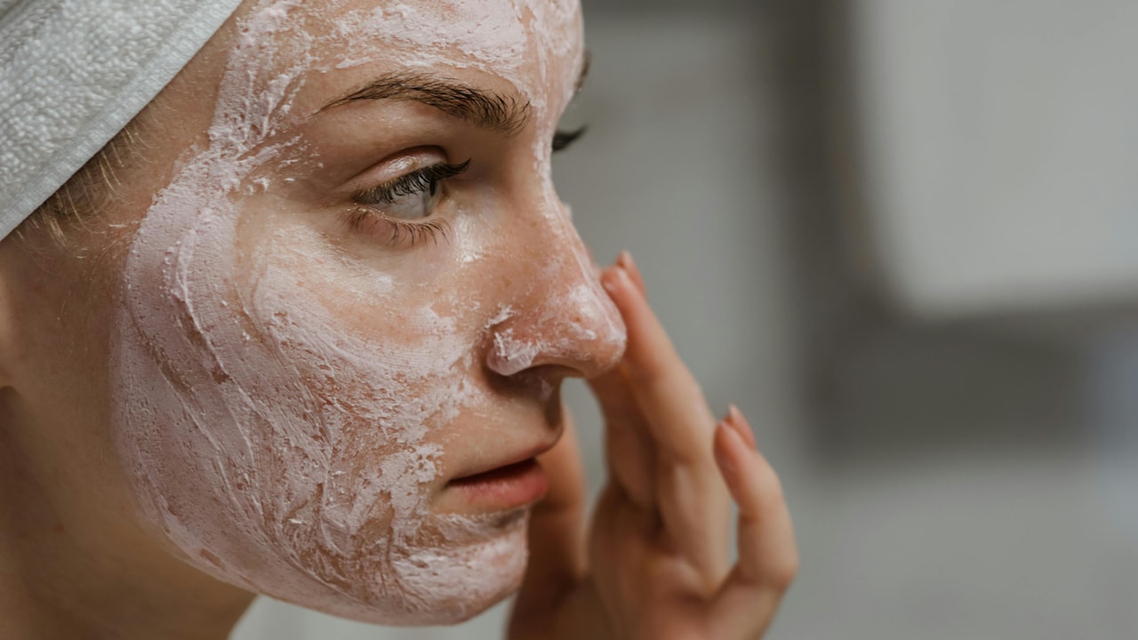 How To Survive A Long Flight: Top 10 Skincare And Haircare Hacks