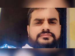 टीचर ने चादर का फंदा बनाकर किया सुसाइड, डेढ़ साल पहले हुई थी शादी टीचर ने चादर का फंदा बनाकर किया सुसाइड, डेढ़ साल पहले हुई थी शादी