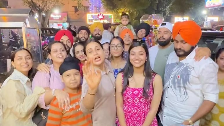 'तारक मेहता का उल्टा चश्मा' के इस एक्टर ने छोड़ी एक्टिंग, बेच रहा है सोया चाप 'तारक मेहता का उल्टा चश्मा' के इस एक्टर ने छोड़ी एक्टिंग, बेच रहा है सोया चाप