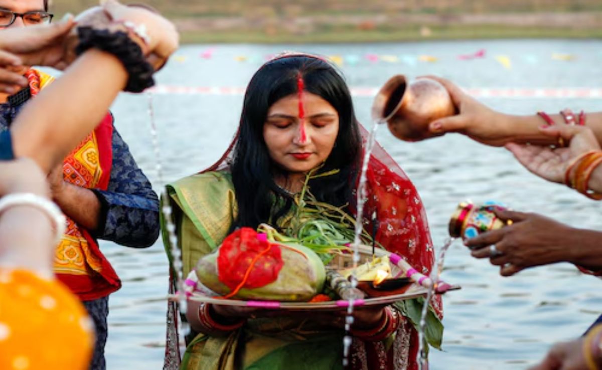 Chhath Puja 2025 LIVE: हो गई आस्था के महापर्व छठपूजा की शुरुआत, संध्या अर्घ्य की सही डेट और समय जानें