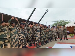 जैसलमेर में विजयदशमी पर BSF ने किया शस्त्र पूजन, बोले- दुश्मन को दिया कड़ा संदेश जैसलमेर में विजयदशमी पर BSF ने किया शस्त्र पूजन, बोले- दुश्मन को दिया कड़ा संदेश