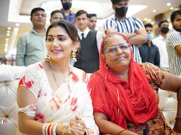 सपना चौधरी का मां को लेकर अधूरा रह गया ये सपना, बुक करवा लिया था पूरा थिएटर सपना चौधरी का मां को लेकर अधूरा रह गया ये सपना, बुक करवा लिया था पूरा थिएटर