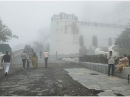 अद्भुत उदयपुर! बारिश थमी तो 'झीलों की नगरी' बन गई कश्मीर, सज्जनगढ़ पैलेस पर छाया घना कोहरा; पर्यटक बोले- 'सोचा नहीं था...' अद्भुत उदयपुर! बारिश थमी तो 'झीलों की नगरी' बन गई कश्मीर, सज्जनगढ़ पैलेस पर छाया घना कोहरा; पर्यटक बोले- 'सोचा नहीं था...'