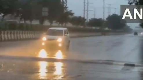 Heavy Overnight Rain, Thunderstorms Hit Delhi, Temperature Drops