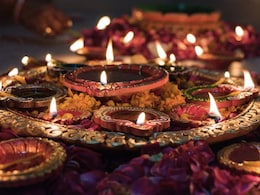 दिवाली पर 10 लाइन्स इन फूड्स के बिना हैं अधूरी, हर Diwali Essay में होता है जिक्र, जानें फेमस Diwali Foods दिवाली पर 10 लाइन्स इन फूड्स के बिना हैं अधूरी, हर Diwali Essay में होता है जिक्र, जानें फेमस Diwali Foods