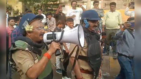 जब कानपुर में हो गया बवाल, चल गए आंसू गैस के गोले लेकिन बाद में पता चला ये आंखों का धोखा है 