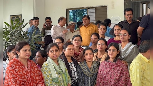 घर बुलाकर पटवारियों को बनाया बंधक, फिर परिजनों ने जमकर पीटा; जानिए पूरा मामला