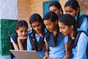 School Syllabus : मोठा निर्णय! आता शाळांमध्ये आयुर्वेदाचं शिक्षण; विज्ञानाचा अभ्यासक्रम बदलणार