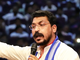 बरेली जाने से रोके गए चंद्रशेखर आजाद, घर में नजरबंद, बोले- सब ठीक तो मुझे क्यों रोक रहे बरेली जाने से रोके गए चंद्रशेखर आजाद, घर में नजरबंद, बोले- सब ठीक तो मुझे क्यों रोक रहे