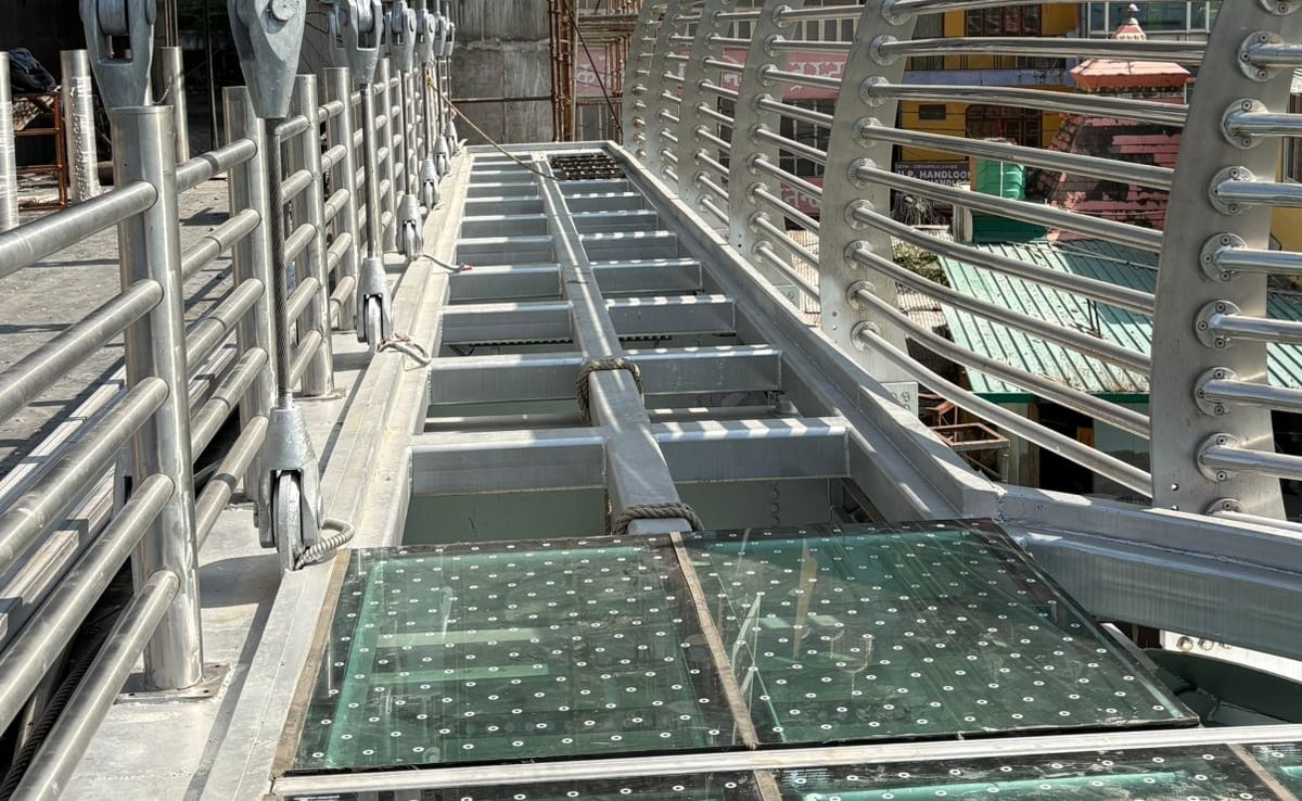 Glass Suspension Bridge Glass Suspension Bridge