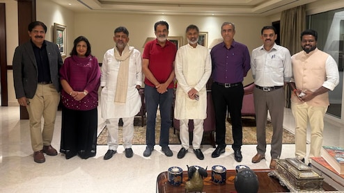 DK Shivakumar Meets Kiran Shaw, Mohandas Pai Amid Bengaluru Potholes Row