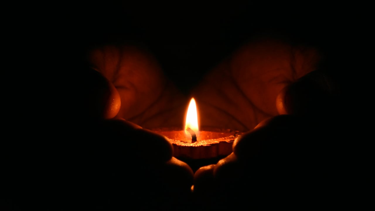 Indoor Lighting For Diwali? Fairy Lights vs Diyas: Know What Is Better
