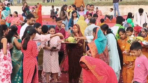 कोरिया में डूबते सूर्य को दिया गया पहला अर्घ्य, छठ गीतों से गूंजे घाट... चरचा बना भक्तिमय