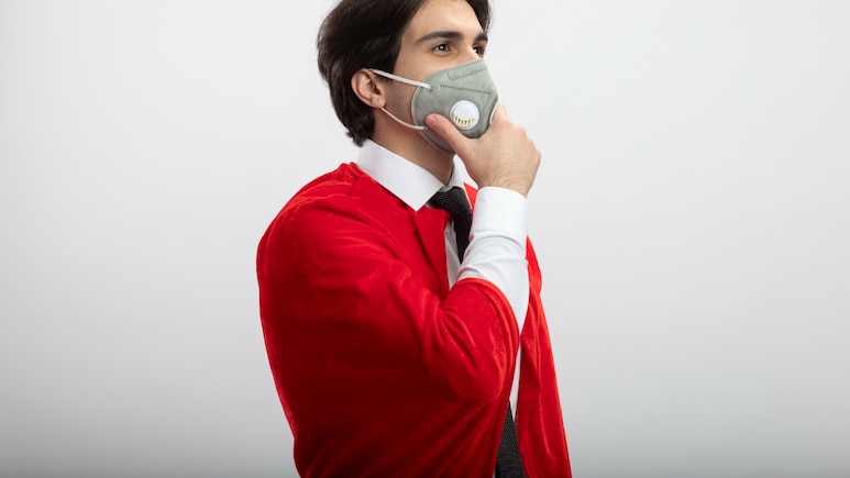 Mask Up, Stay Safe: Essential Mask Hygiene Tips As Air Pollution Worsens Mask Up, Stay Safe: Essential Mask Hygiene Tips As Air Pollution Worsens