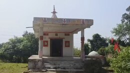 करवा चौथ 2025: चौथ माता का यह मंद&zwj;िर राजा भोज की पत्नी ने बनवाया, पत&zwj;ि को मौत के मुंह से न&zwj;िकाला!