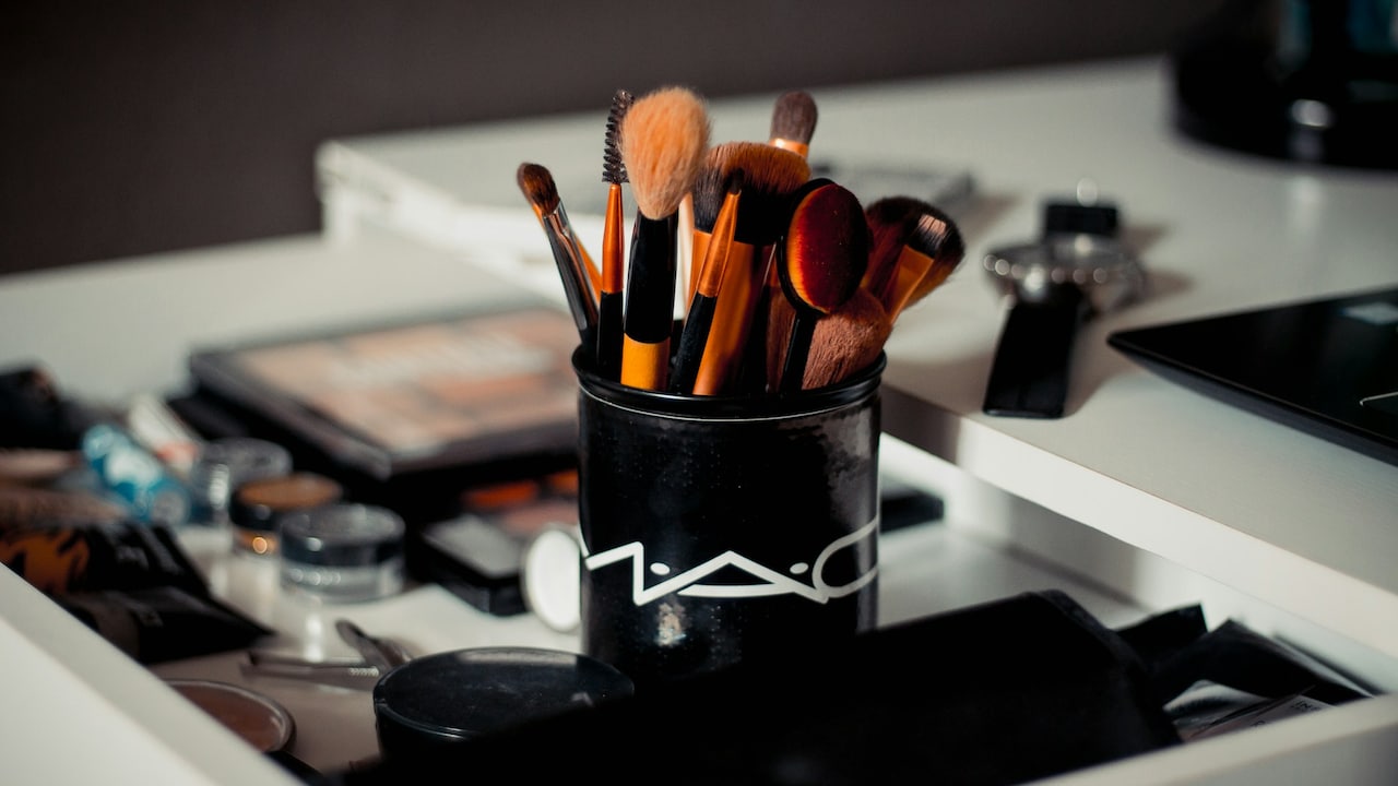 Shop MAC Cosmetics on Myntra and get a free gift with every purchase