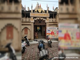 CCTV Captures Man Stealing Rs 40 Lakh 'Kalash' From Jain Temple In Delhi CCTV Captures Man Stealing Rs 40 Lakh 'Kalash' From Jain Temple In Delhi