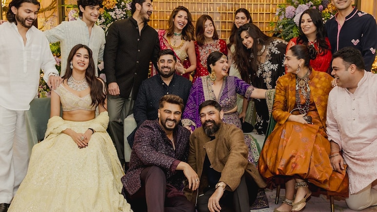 Keeping Up With The Kapoors: Arjun, Janhvi And Sonam's Fam-Jam Pics From Sister Anshula's Engagement