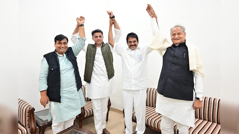 राजस्थान कांग्रेस में जल्द होगा बड़ा फेरबदल, दिल्ली की बड़ी बैठक में लगेगी मुहर; कतार में 3000 नेता राजस्थान कांग्रेस में जल्द होगा बड़ा फेरबदल, दिल्ली की बड़ी बैठक में लगेगी मुहर; कतार में 3000 नेता