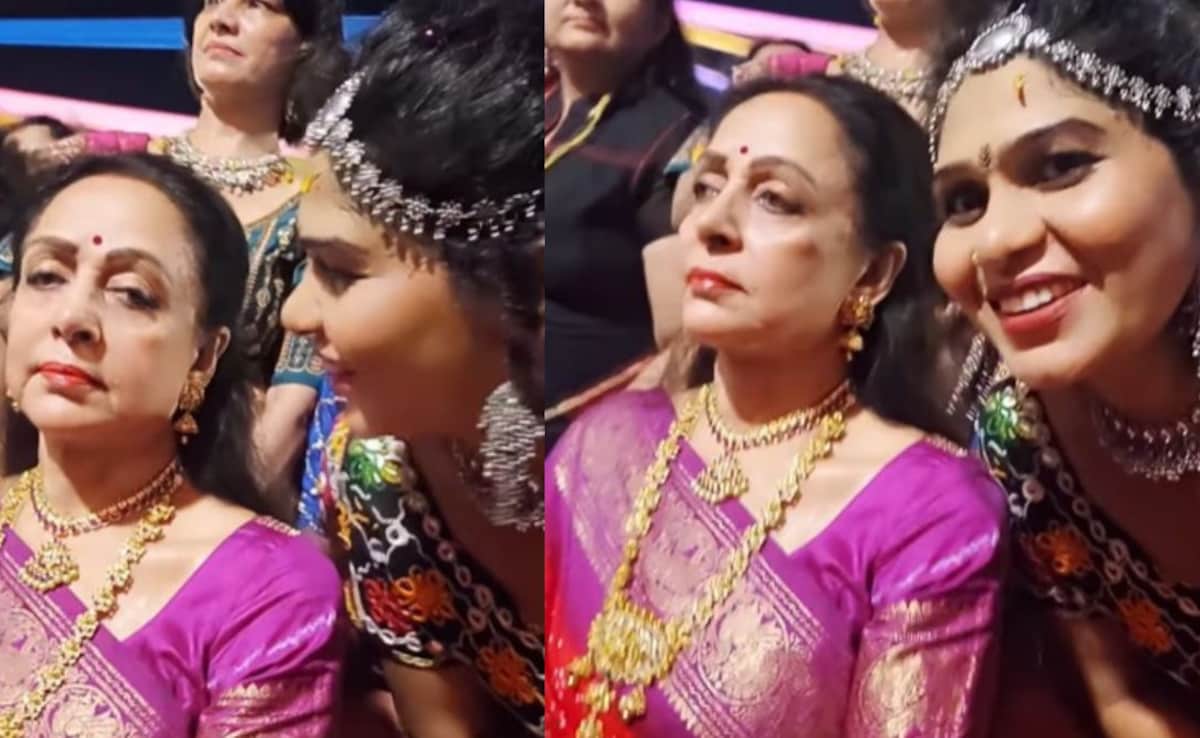 Hema Malini Ignores Fan's Selfie Request At Event, Internet Asks "Why So Much Attitude?"