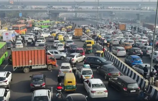 दिल्ली के पुराने वाहन मालिकों के लिए अच्छी खबर! रेखा गुप्ता सरकार ने दिया बड़ा तोहफा, पढ़ें क्यों खास है ये आदेश