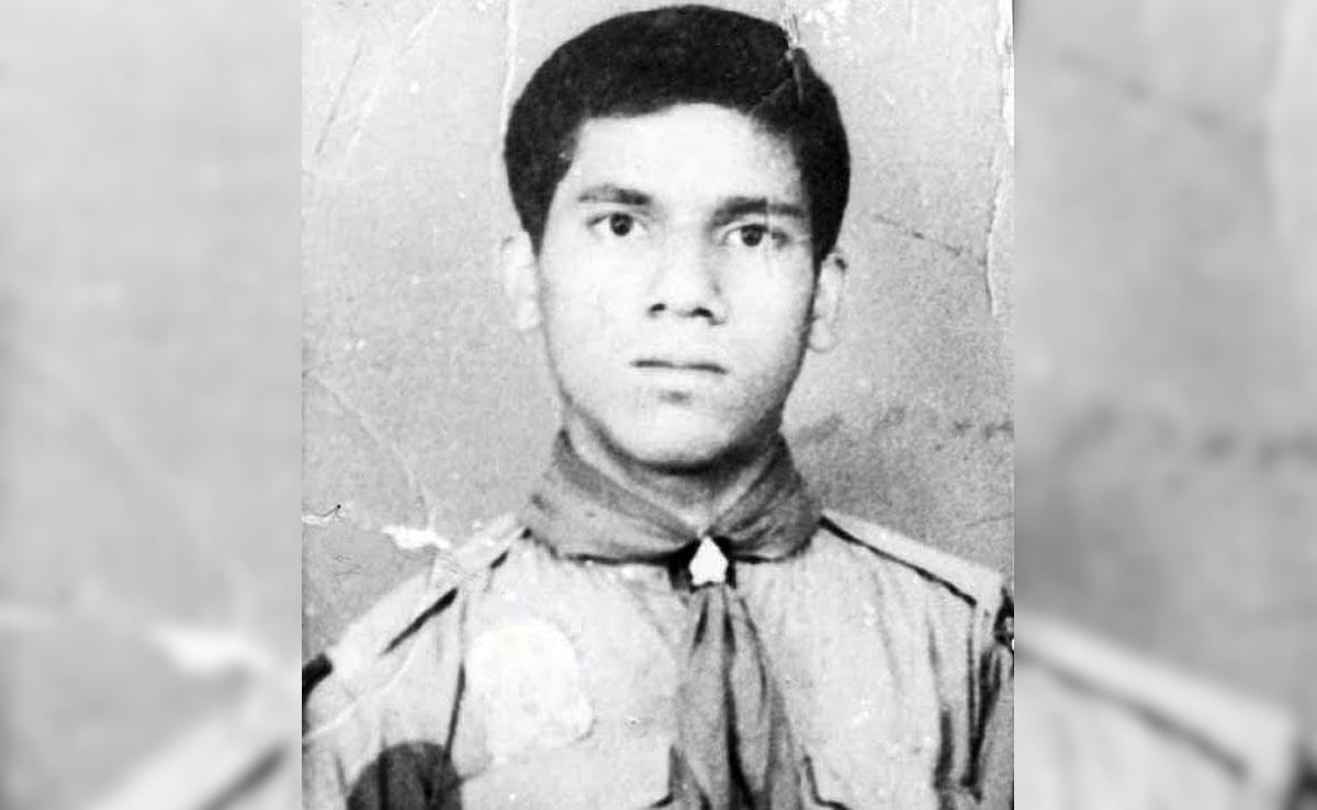 चाय की दुकान पर धोए बर्तन, बनना चाहता था ट्रेन ड्राइवर, किस्मत ने मारी ऐसी पलटी ये लड़का बना हॉलीवुड स्टार