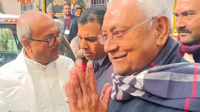 बिहार विधानसभा चुनाव: बनियापुर में जिसने जलाई राजद की लालटेन, इस बार कमल खिलाने में लगे, क्या पलटेगी बाजी? बिहार विधानसभा चुनाव: बनियापुर में जिसने जलाई राजद की लालटेन, इस बार कमल खिलाने में लगे, क्या पलटेगी बाजी?