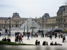 Eight Pieces Of Jewellery Stolen From Louvre, Diamond-Emerald Crown Recovered Eight Pieces Of Jewellery Stolen From Louvre, Diamond-Emerald Crown Recovered