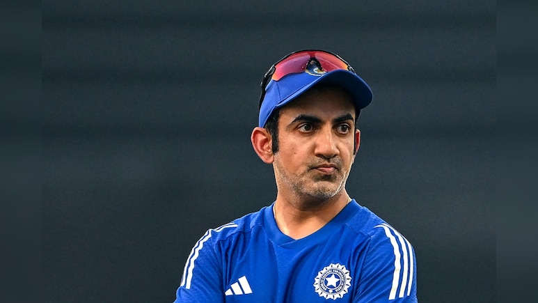 IND vs WI: दिल्ली टेस्ट जीतने के बाद भी खुश नहीं गौतम गंभीर, पिच को लेकर उठाए सवाल IND vs WI: दिल्ली टेस्ट जीतने के बाद भी खुश नहीं गौतम गंभीर, पिच को लेकर उठाए सवाल
